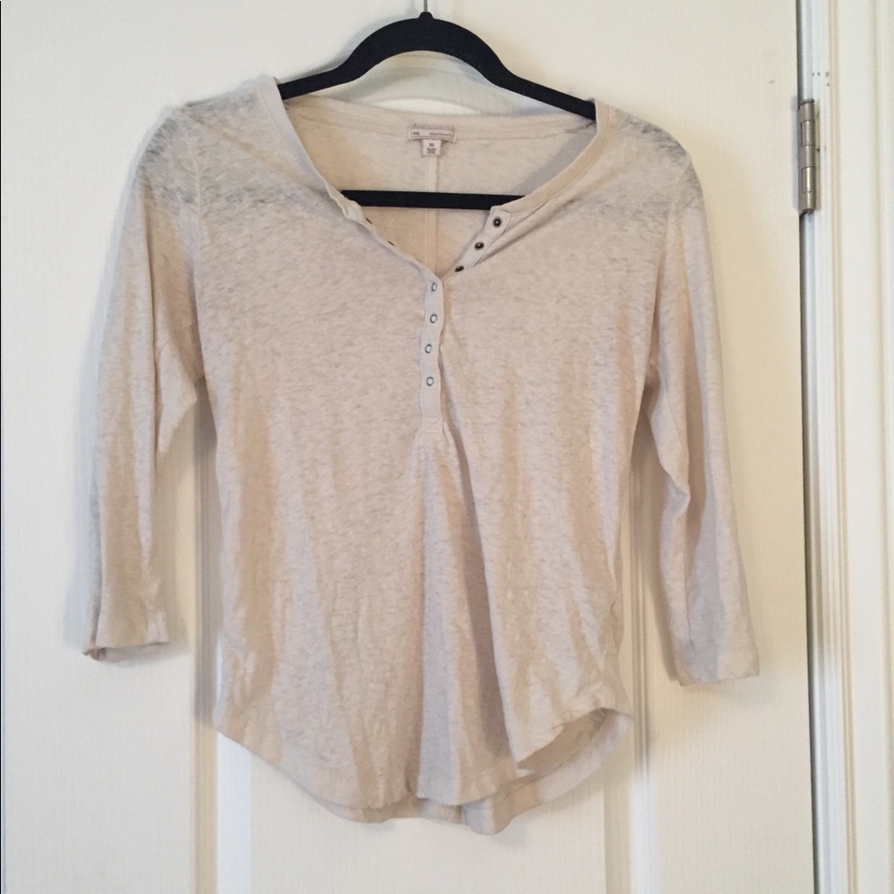 Gap quarter length t shirt